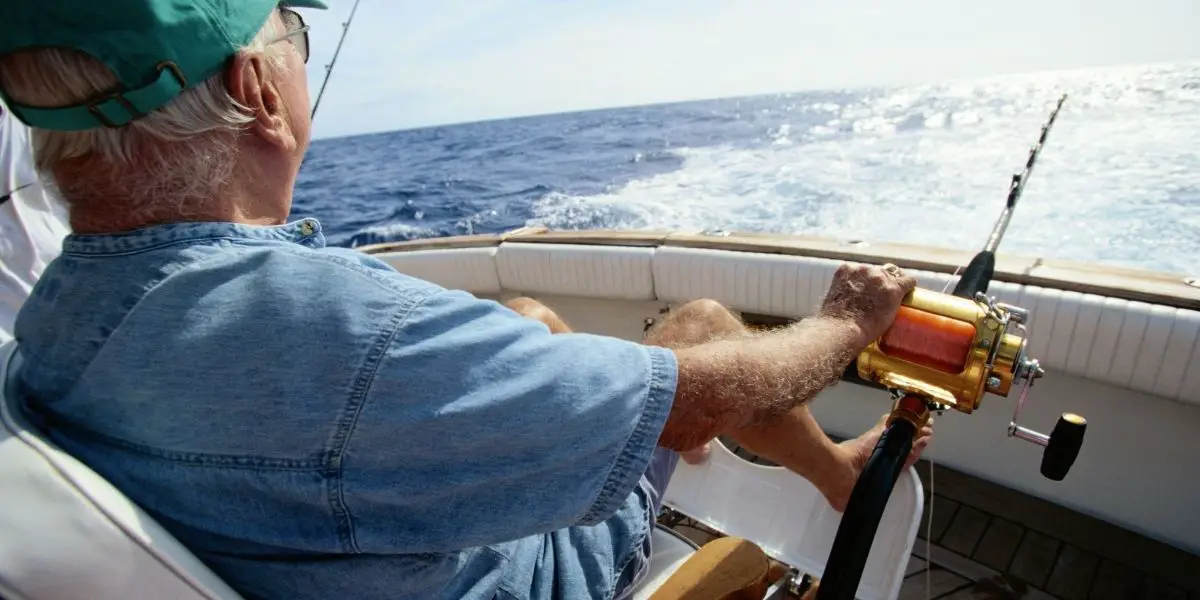 is-deep-sea-fishing-dangerous-fishfinder-hq